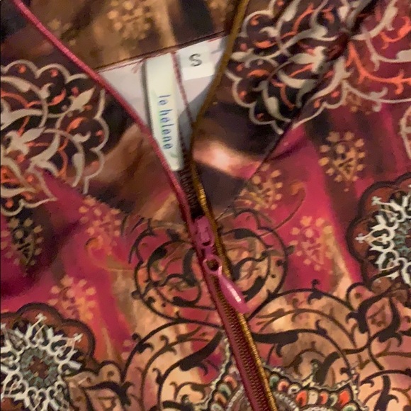 “Le Helene top” size small golf top#0271 - Picture 2 of 3